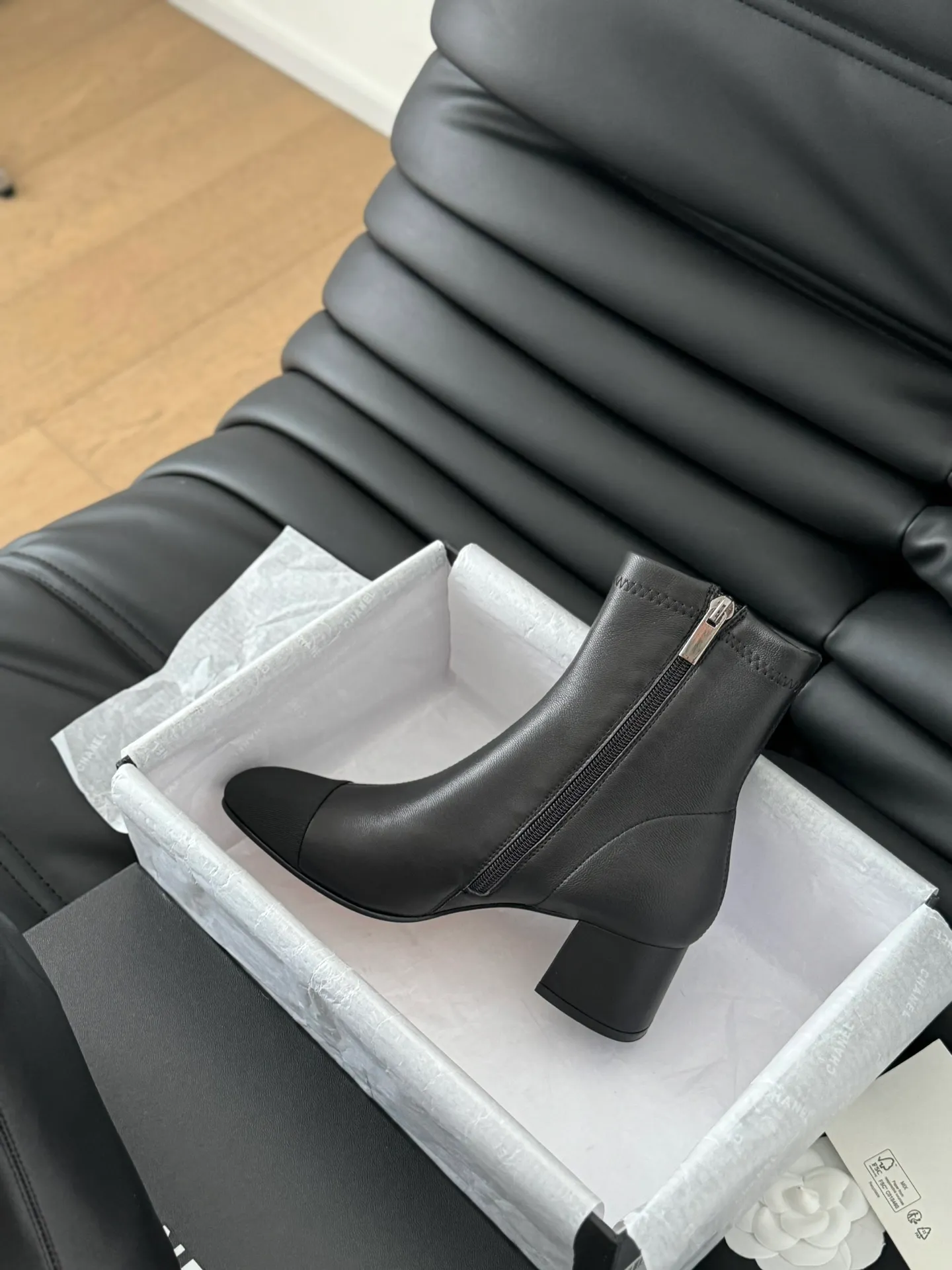 👟👟Ex-factory price 600👟👟 Purchasing-grade Chanel classic new elastic boots series! The leather texture is super good, and the upper is delicate ~ Calfskin upper, sheepskin lining, original outsole! Size:35-39 Other sizes are determined